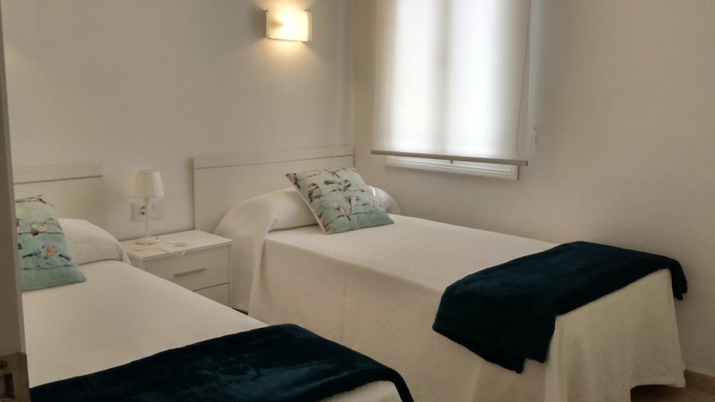 Grupoandria Villa Dora Cala'N Blanes  Rum bild